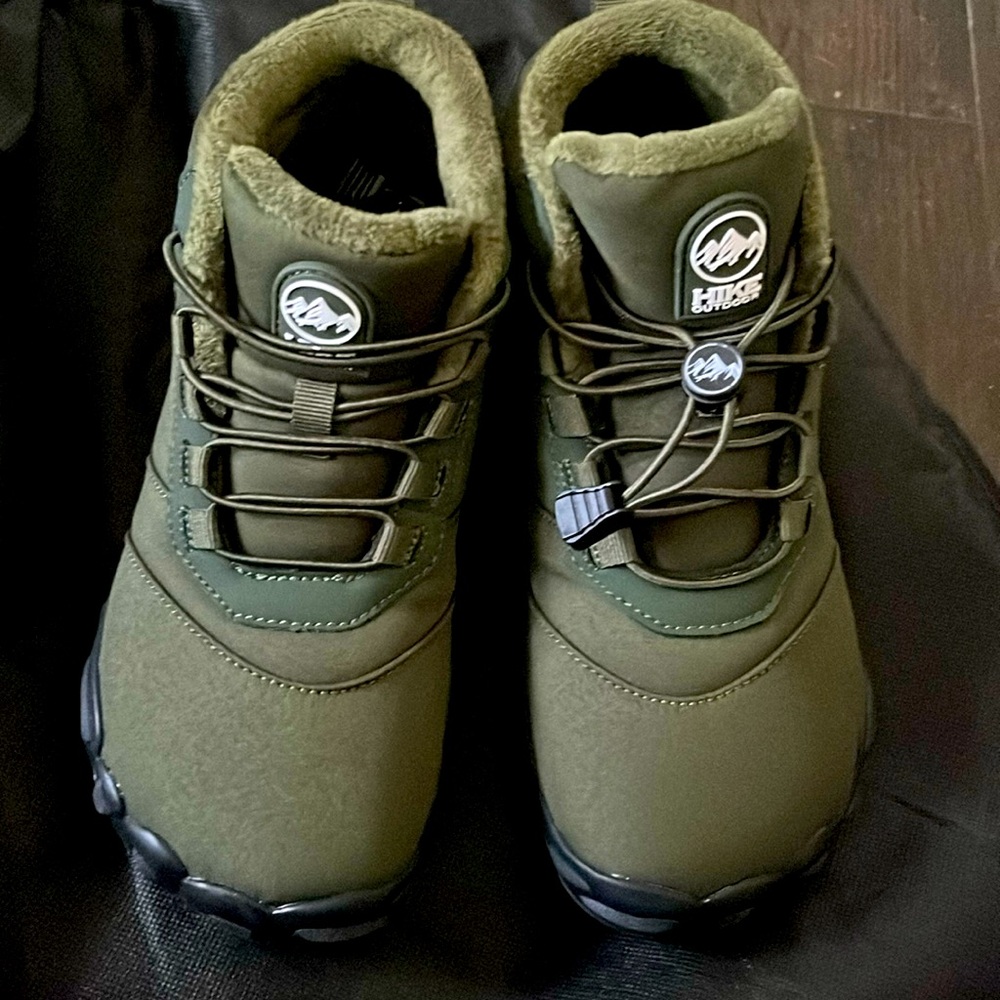 BRAND NEW Hike Footwear